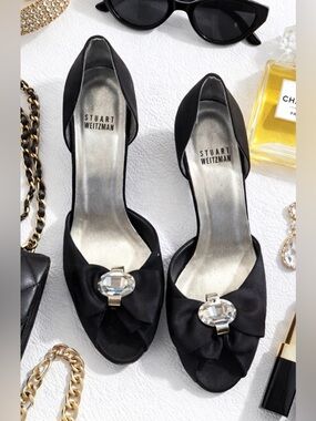 Solitaire black satin D’Orsay peep-toe / Swarovski crystal